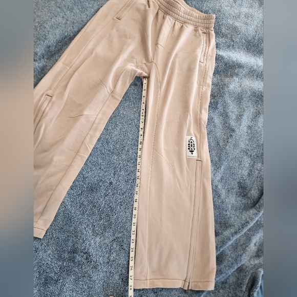 NWOT FP movement switch up pants sz med - Picture 14 of 15
